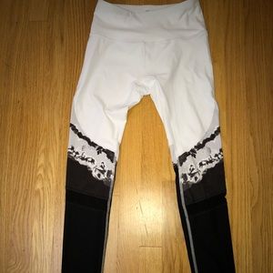 Black & white leggings